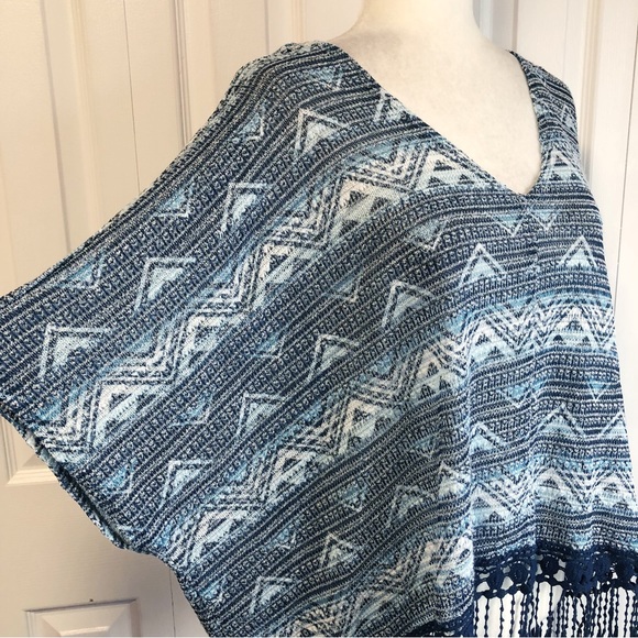 Almost Famous Blue Boho Tribal Print Fringe Poncho Top XL - Picture 5 of 16